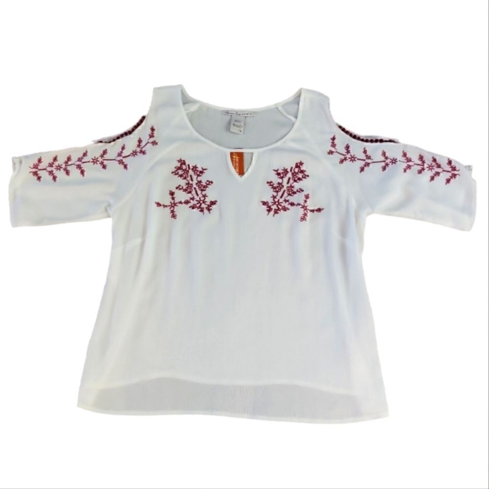 NWT AMETICAN RAG "TOLEDO" COLD SHOLDER BLOUSE WITH FLORAL EMBROIDERY SZ.1X